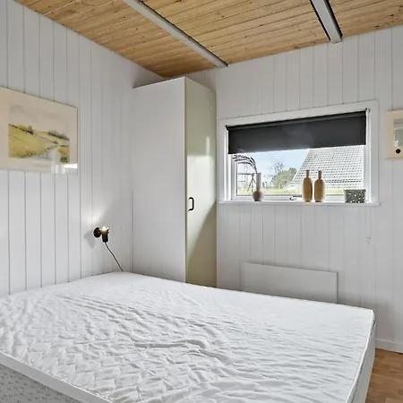 Stunning In Juelsminde With Wifi Holiday home *