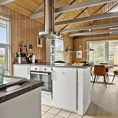 Stunning In Juelsminde With Wifi Prázdninový dům *